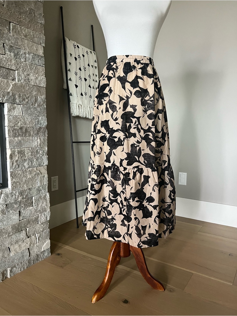 Ellen Tracy Beige Midi Skirt with Black Floral Print